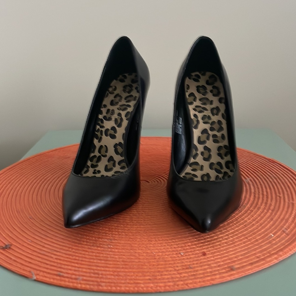 Shoes - Picture 2 of 3